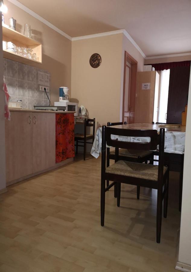 Apartment Vitorlas Apartmanhaz Siofok