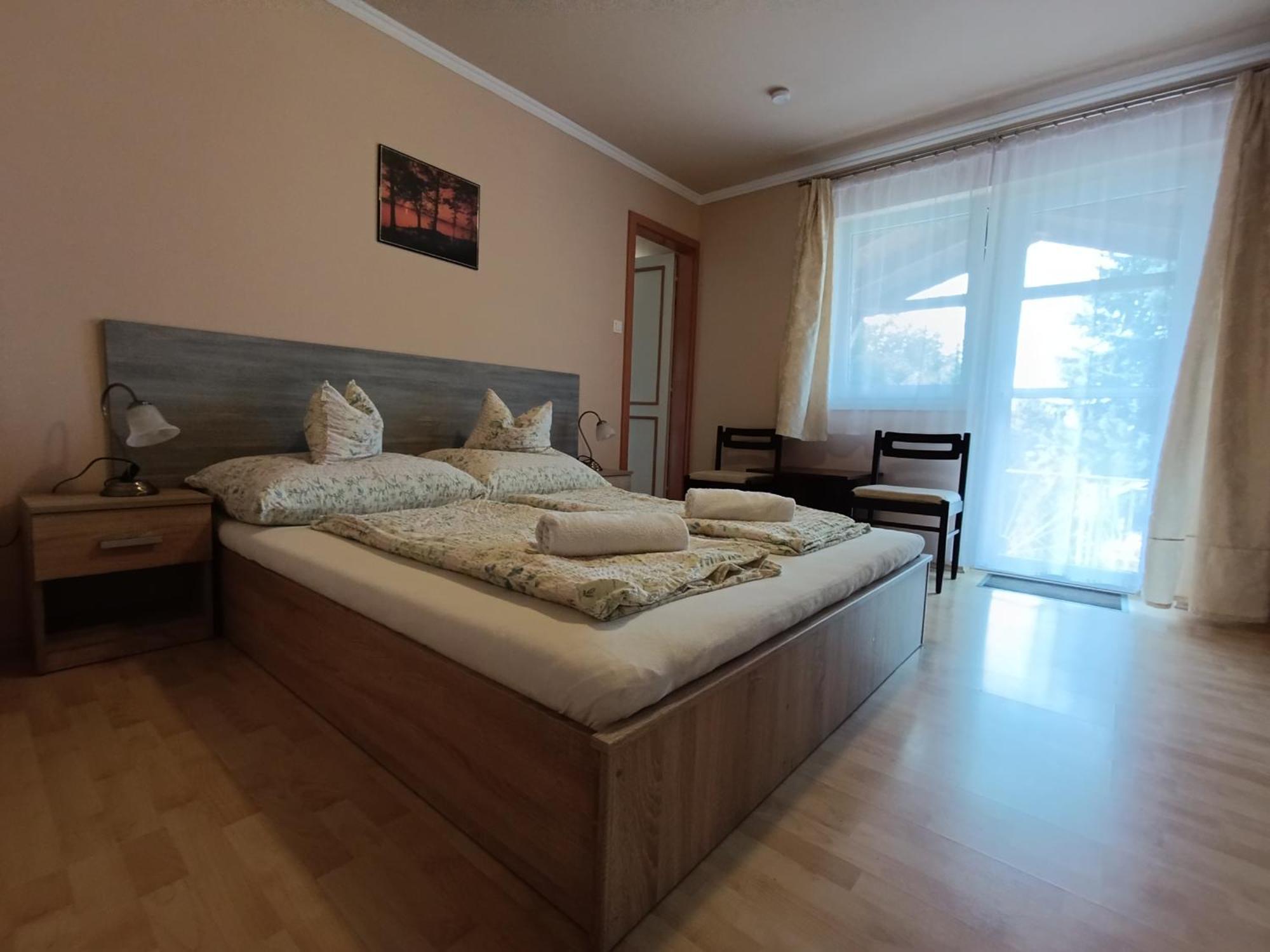 Apartment Vitorlas Apartmanhaz *